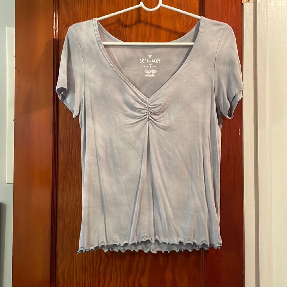 American Eagle cute T-shirt you can wear with jeans, shorts also comfortable.